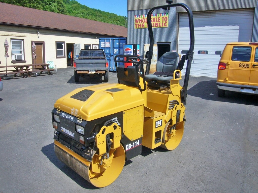 2007 Caterpillar CB114  Vibratory Roller for sale by Arthur 