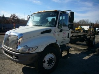 2002 International 4300 Single Axle Cab & Chassis for sale by Arthur ...