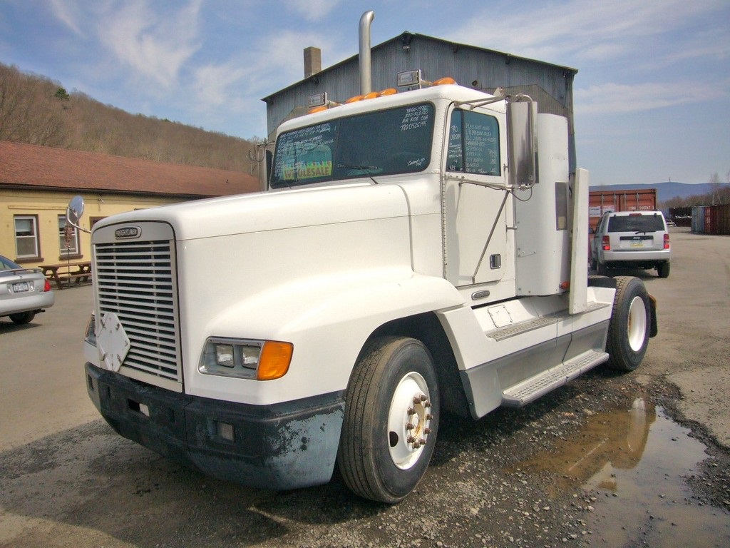 Freightliner FLD 120 РѕРґРЅРѕРЅРѕРіРёР№